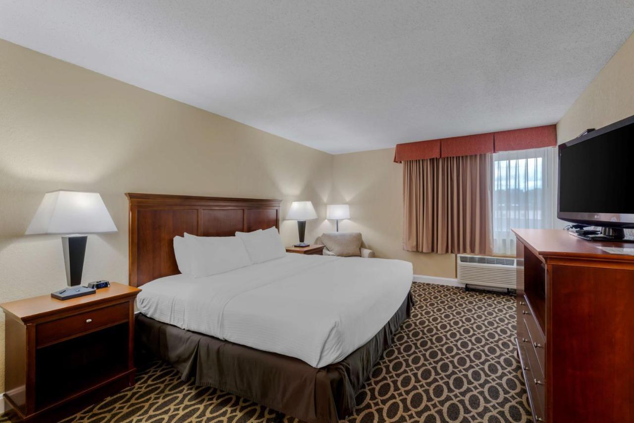 Best Western Plus Wooster Hotel & Conference Center Esterno foto