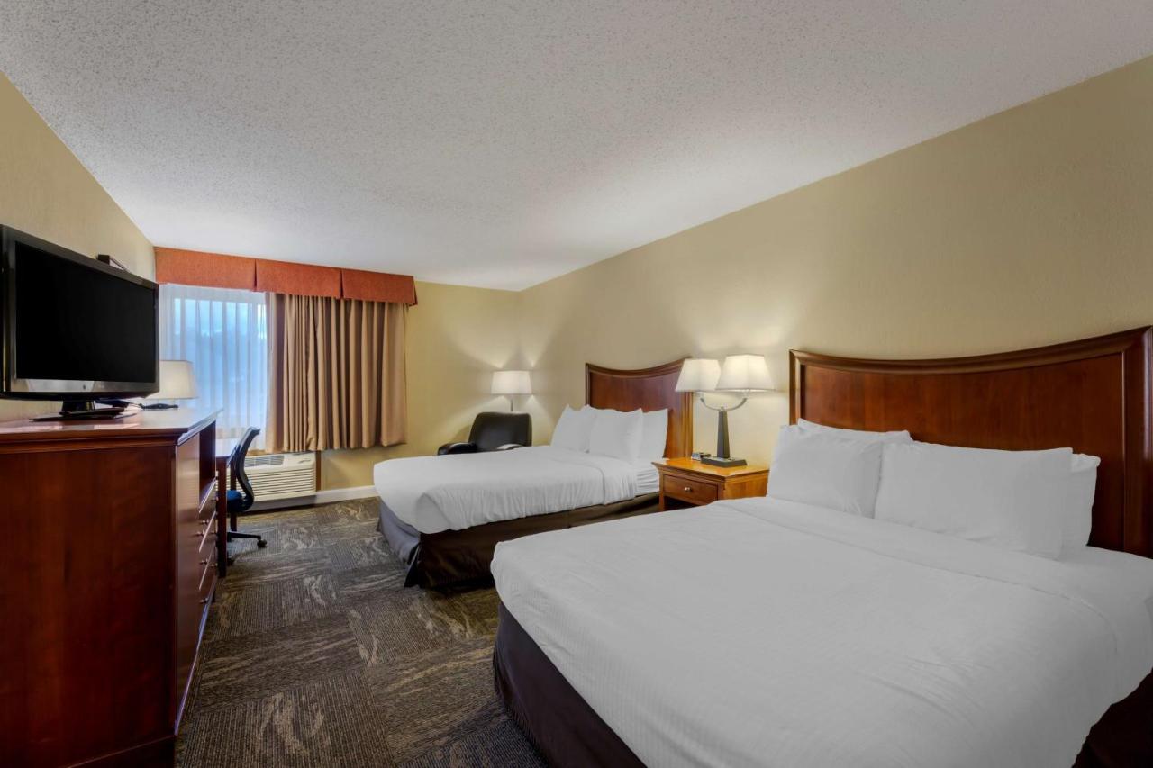 Best Western Plus Wooster Hotel & Conference Center Esterno foto