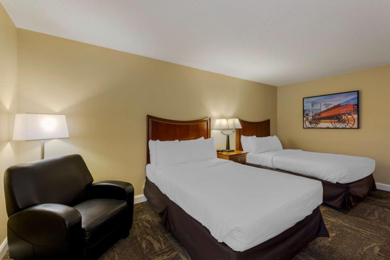 Best Western Plus Wooster Hotel & Conference Center Esterno foto